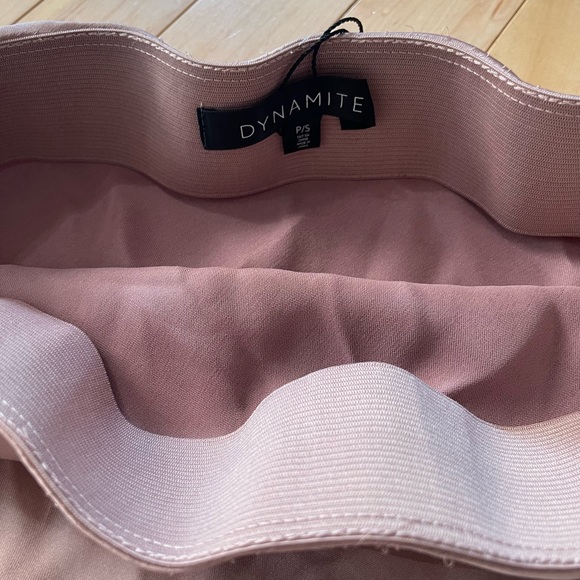 NWOT short satin skirt - Picture 2 of 2